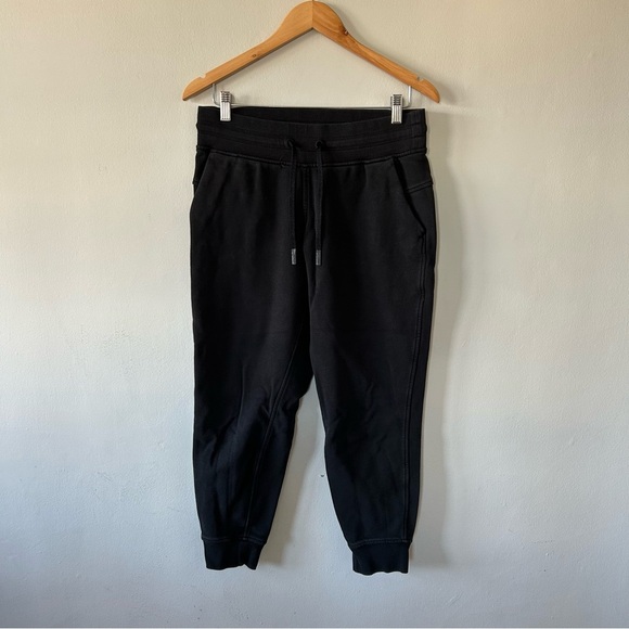 Lululemon Scuba High Rise Cropped Jogger Pants Womens 8 Washed Black - Picture 2 of 6